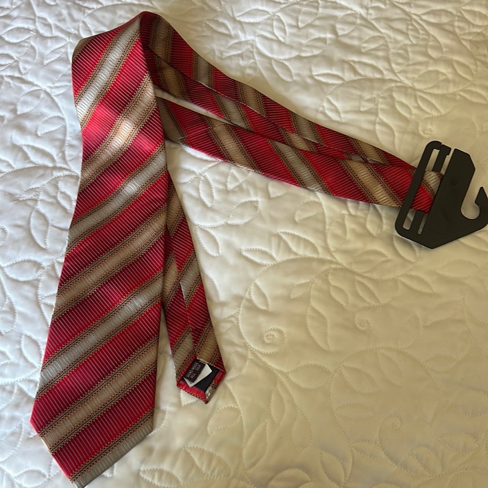 100% silk tie